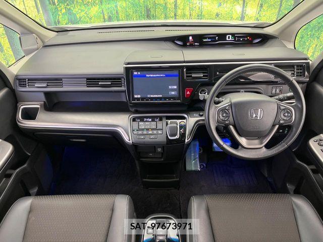 Honda STEP WGN 2017-10 8317388-2