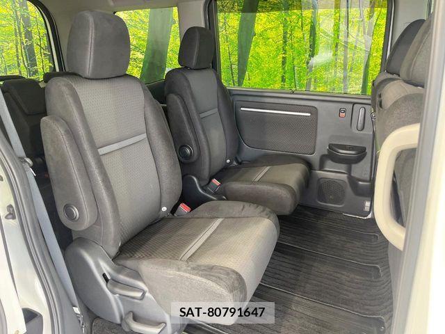 Honda STEP WGN 2018-09 8355672-11