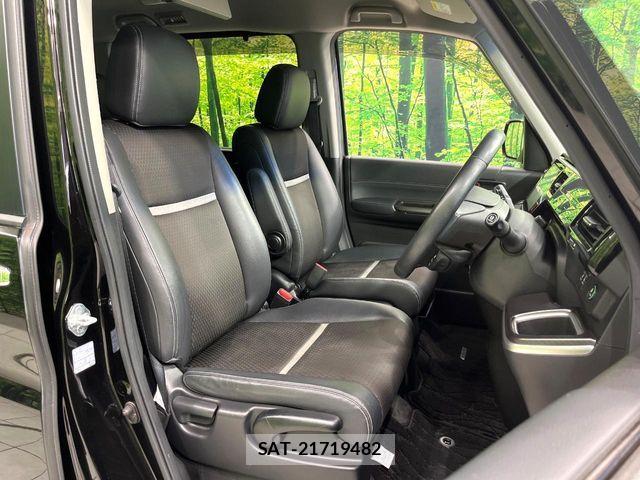 Honda STEP WGN 2017-10 8686670-7