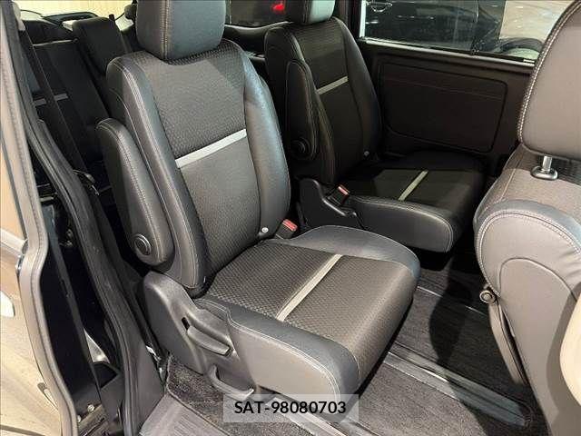 Honda STEP WGN 2017-09 8782189-11
