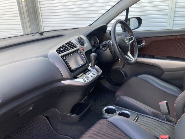 Honda STREAM 2011-02 3684852-11