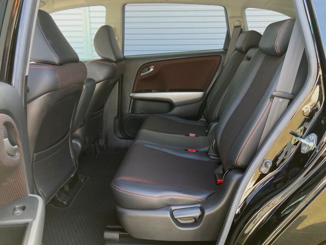 Honda STREAM 2011-02 3684852-12