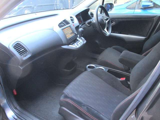 Honda STREAM 2011-02 3684856-10
