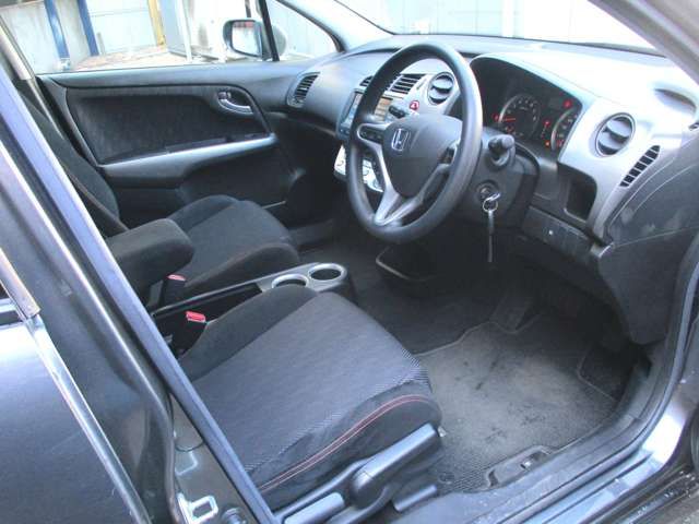 Honda STREAM 2011-02 3684856-11