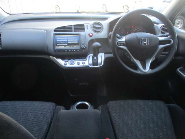 Honda STREAM 2011-02 3684856-1