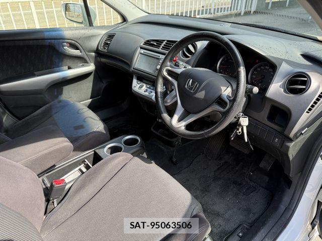 Honda STREAM 2013-01 6673783-9