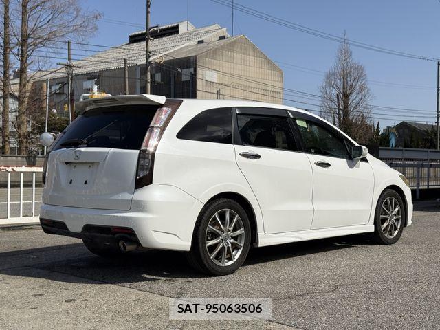 Honda STREAM 2013-01 6673783-4