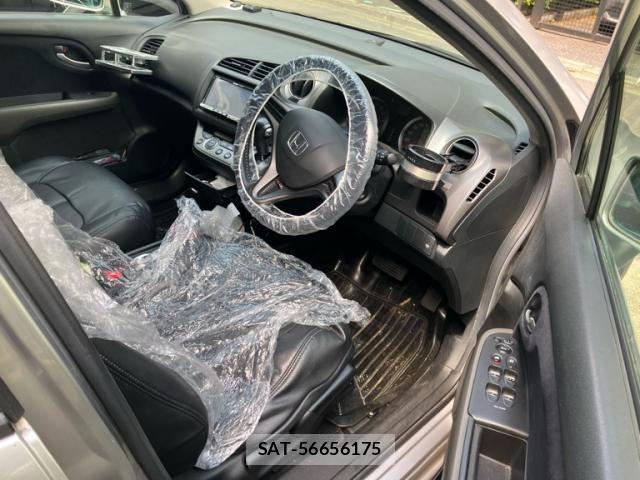 Honda STREAM 2007-06 7330358-9