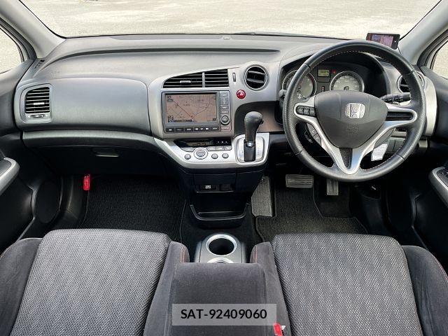 Honda STREAM 2011-06 8317389-1