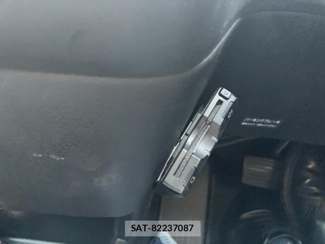 Honda STREAM 2007-06 8334584-19