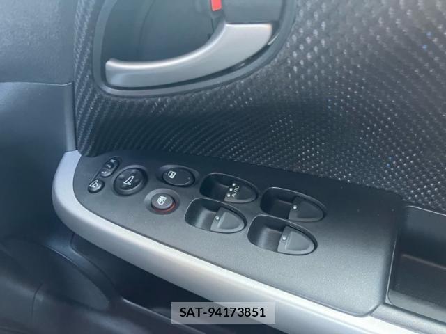Honda STREAM 2013-06 8338032-20