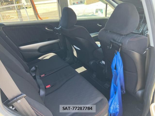 Honda STREAM 2009-12 8355675-11