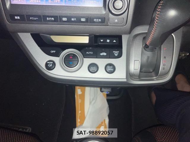 Honda STREAM 2009-12 8882383-17