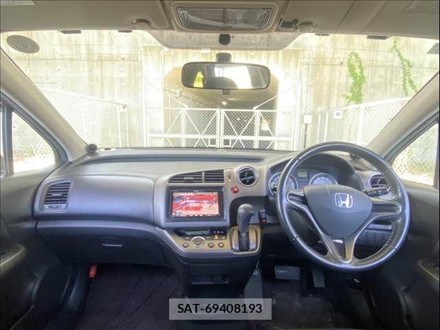 Honda STREAM 2007-09 8884411-2