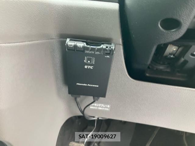Honda STREAM 2011-08 8369044-21