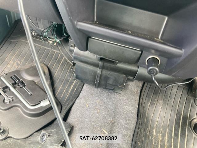 Subaru SAMBAR 2012-01 7503066-13