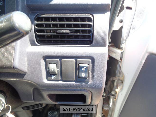 Subaru SAMBAR TRUCK 2011-06 8369048-11
