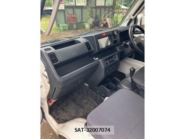 Subaru SAMBAR TRUCK 2018-11 8882388-9