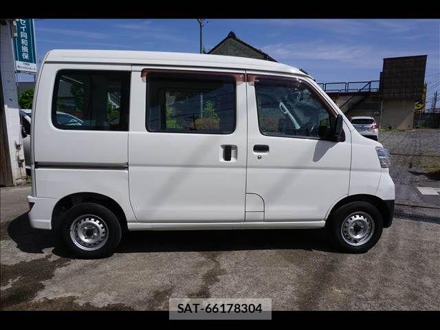 Subaru SAMBAR 2018-05 6642630-19
