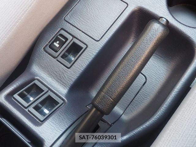 Subaru SAMBAR 2010-04 7060902-4