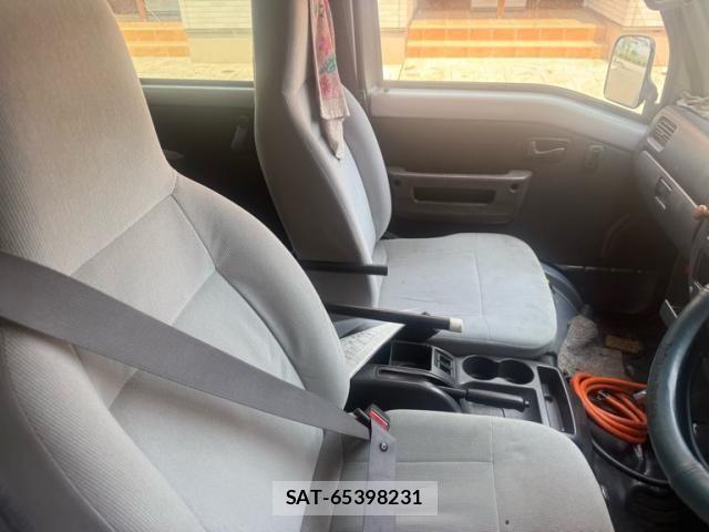 Subaru SAMBAR 2004-01 8338035-9