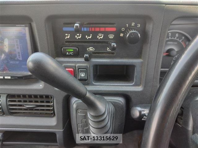 Subaru SAMBAR 2011-08 7620442-18