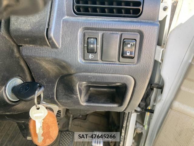 Subaru SAMBAR 2010-06 8372240-10