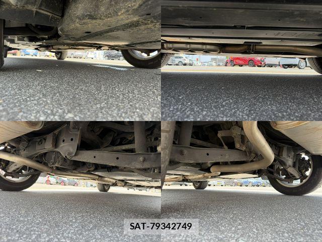 Subaru SUBARU 2017-05 8038526-28