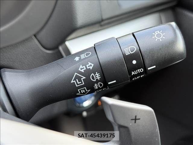Subaru XV HYBRID 2013-12 6273028-26