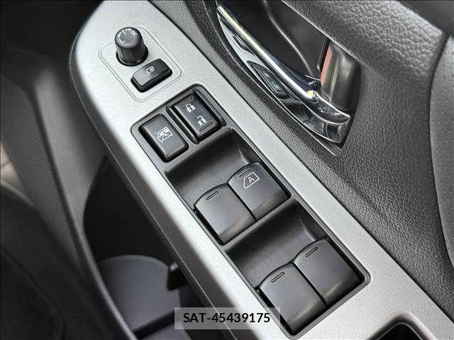 Subaru XV HYBRID 2013-12 6273028-28