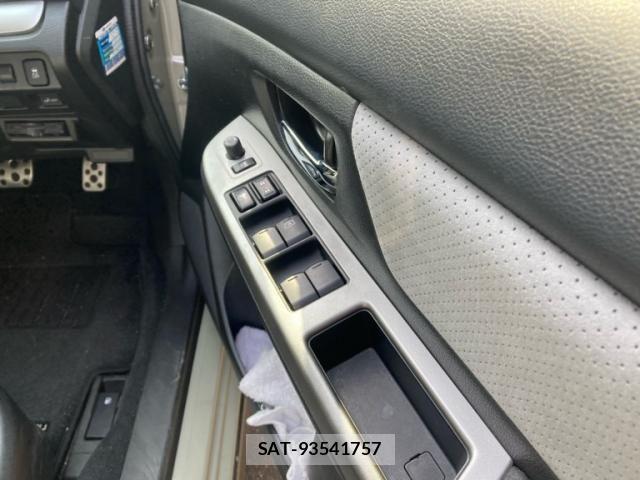 Subaru XV HYBRID 2014-09 6998570-11