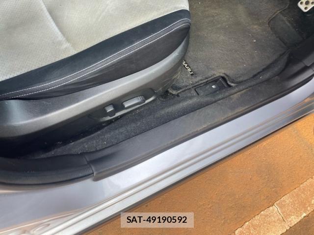 Subaru XV HYBRID 2013-12 7225652-10
