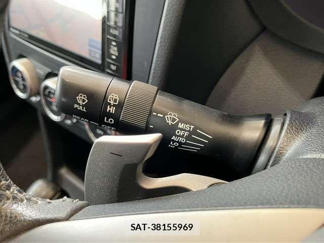 Subaru XV HYBRID 2014-01 7330403-16