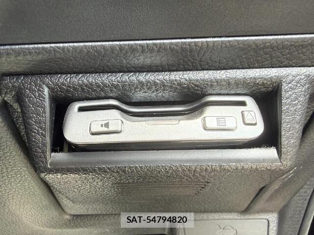 Subaru XV HYBRID 2013-12 7330405-10