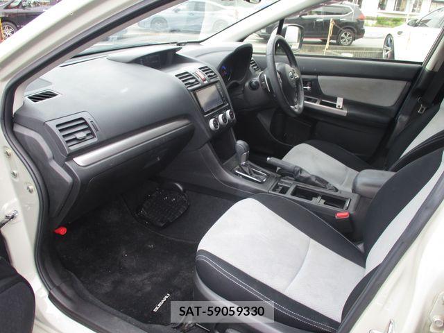 Subaru XV HYBRID 2014-06 8038539-10