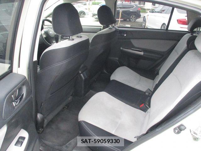 Subaru XV HYBRID 2014-06 8038539-11
