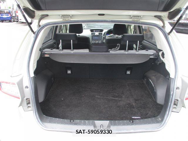 Subaru XV HYBRID 2014-06 8038539-12