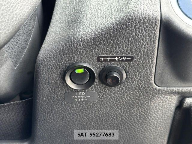 Subaru XV HYBRID 2015-10 8038532-13