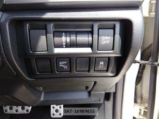 Subaru XV HYBRID 2019-12 8102120-27