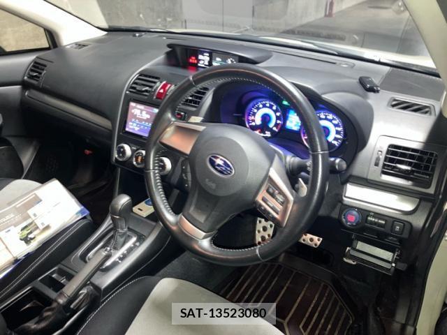 Subaru XV HYBRID 2014-02 8369073-12