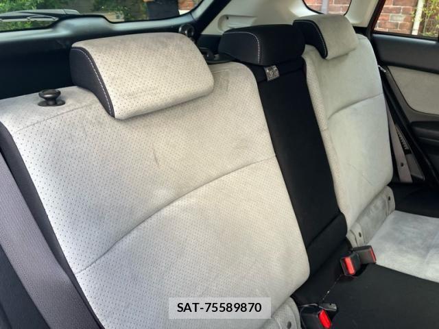 Subaru XV HYBRID 2014-01 8369072-18