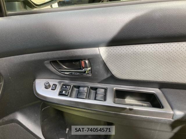 Subaru XV HYBRID 2014-02 8629145-12