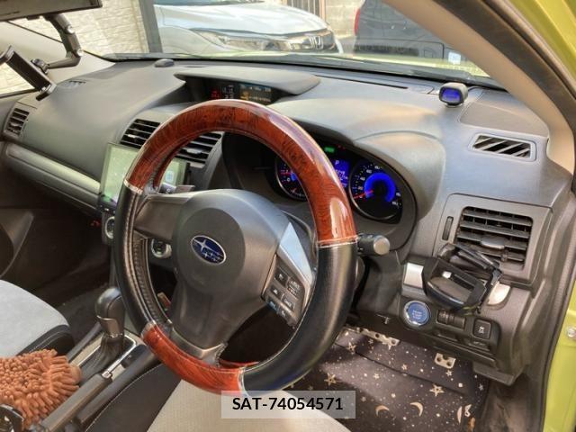 Subaru XV HYBRID 2014-02 8629145-15