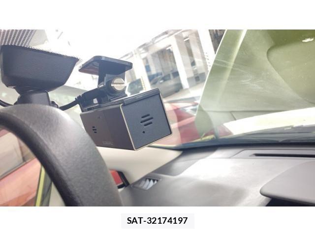 Subaru XV HYBRID 2013-12 8661821-24