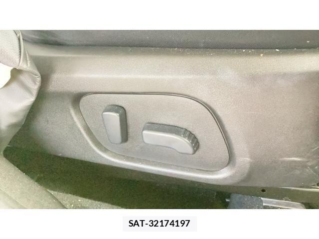 Subaru XV HYBRID 2013-12 8661821-26