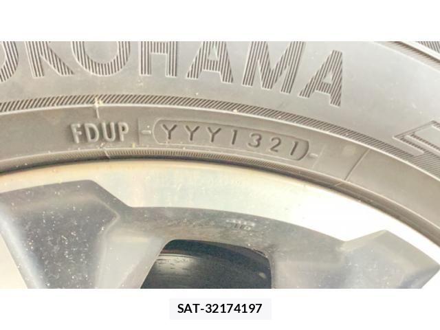 Subaru XV HYBRID 2013-12 8661821-8