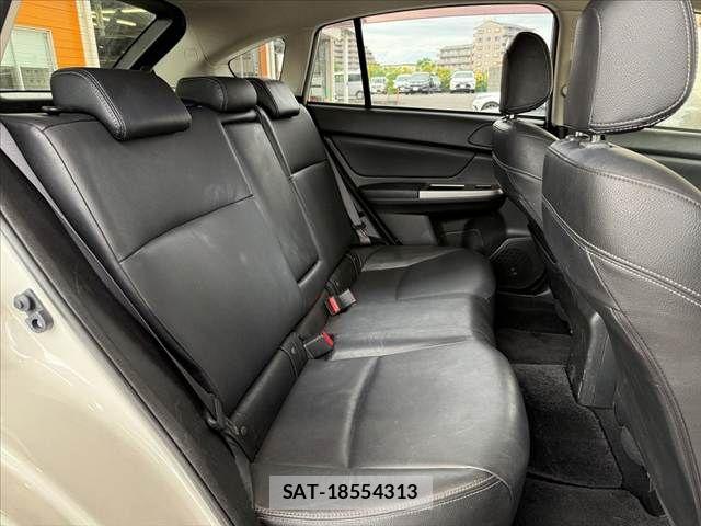 Subaru XV HYBRID 2014-02 8661823-17