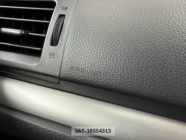 Subaru XV HYBRID 2014-02 8661823-24