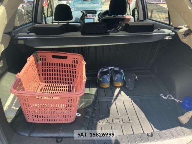 Subaru XV HYBRID 2014-02 8686677-10