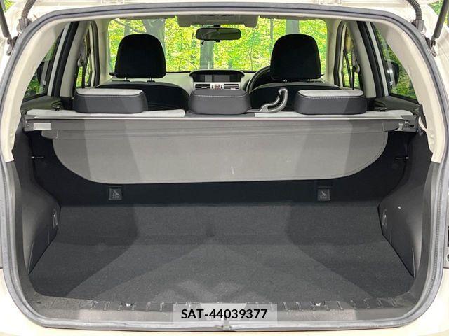 Subaru XV HYBRID 2014-04 8831859-10